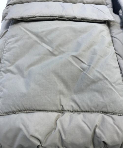 Carhartt WIP（カーハート ワークインプログレス）Carhartt WIP (カーハート ワークインプログレス) 中綿ベスト ベージュ サイズ:XSの古着・服飾アイテム