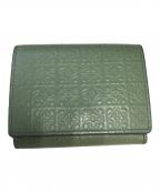 LOEWEロエベ）の古着「リピートトライフォールドウォレット」｜グリーン