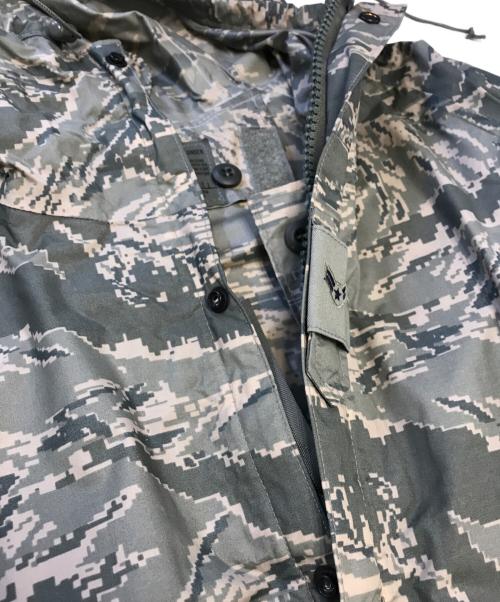 USAF（ユーエスエーエフ）USAF (ユーエスエーエフ) デジタルカモ レインパーカー カーキ サイズ:Mの古着・服飾アイテム