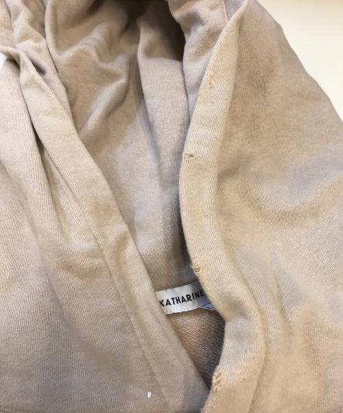 KATHARINE HAMNETT（キャサリンハムネット）KATHARINE HAMNETT (キャサリンハムネット) CUT OFF RAGLAN HOODIE / PENKI SPLASH ベージュ サイズ:Lの古着・服飾アイテム