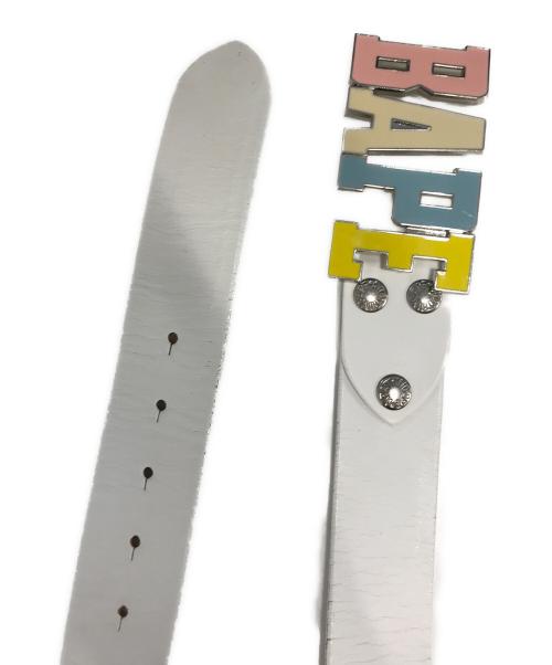 A BATHING APE（ア ベイシング エイプ）A BATHING APE (ア ベイシング エイプ) ロゴバックルレザーベルト ホワイト サイズ:Sの古着・服飾アイテム