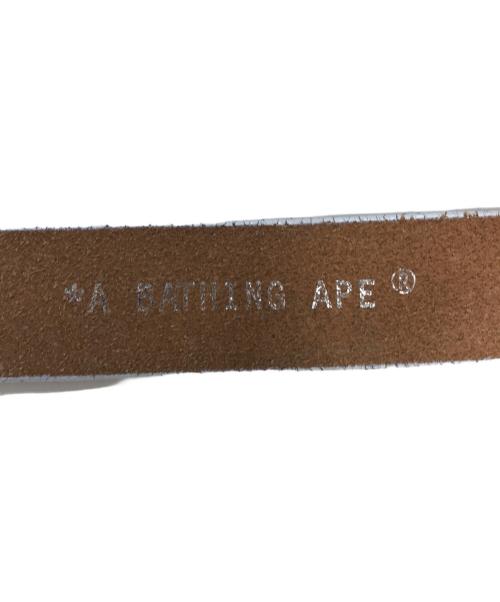 A BATHING APE（ア ベイシング エイプ）A BATHING APE (ア ベイシング エイプ) ロゴバックルレザーベルト ホワイト サイズ:Sの古着・服飾アイテム