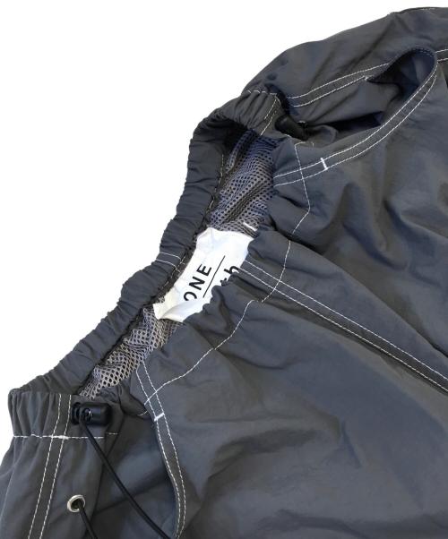 ONE FIFTH（ワンフィフス）ONE FIFTH (ワンフィフス) ワイドナイロンパンツ グレー サイズ:2の古着・服飾アイテム