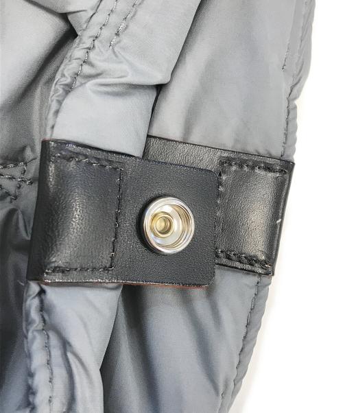 hALON（アーロン）hALON (アーロン) パディングバッグ グレーの古着・服飾アイテム