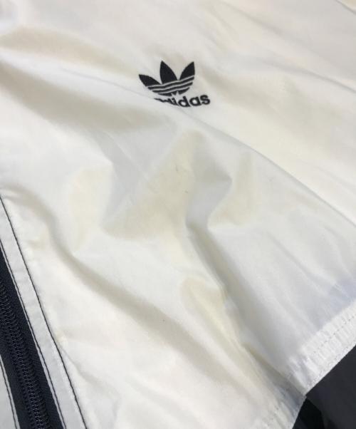 adidas（アディダス）adidas (アディダス) ナイロンジャケット ホワイト×ブラック サイズ:Mの古着・服飾アイテム
