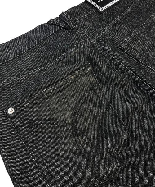 VERSACE（ヴェルサーチェ）VERSACE (ヴェルサーチェ) デニムパンツ ブラック サイズ:30の古着・服飾アイテム