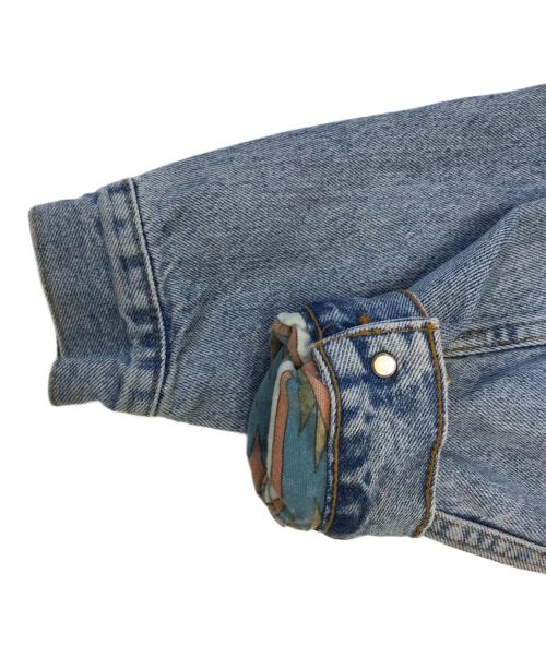 LEVI'S（リーバイス）LEVI'S (リーバイス) 裏ネイティブ柄デニムジャケット インディゴ サイズ:Sの古着・服飾アイテム