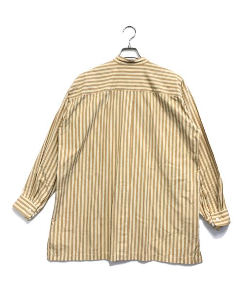 IM ISSEY MIYAKE（アイエムイッセイミヤケ）im ISSEY MIYAKE (アイエムイッセイミヤケ) バンドカラーストライプシャツ カーキ サイズ:Mの古着・服飾アイテム
