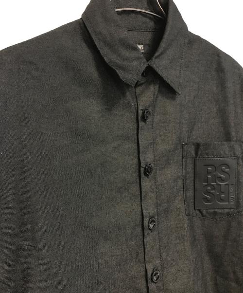 RAF SIMONS（ラフシモンズ）RAF SIMONS (ラフシモンズ) OVERSIZED DENIM SHIRT WITH LEATHER PATCH ブラック サイズ:XSの古着・服飾アイテム