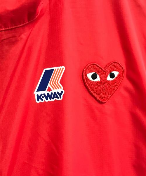 PLAY COMME des GARCONS（プレイコムデギャルソン）PLAY COMME des GARCONS (プレイコムデギャルソン) K-WAY (ケイウェイ) フーデッドジャケット レッド サイズ:Ｓの古着・服飾アイテム