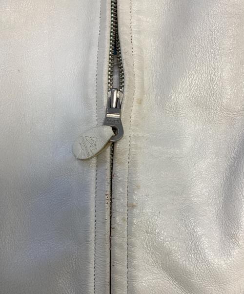 AVIREX（アヴィレックス）AVIREX (アヴィレックス) レザースタジャン アイボリー サイズ:XLの古着・服飾アイテム