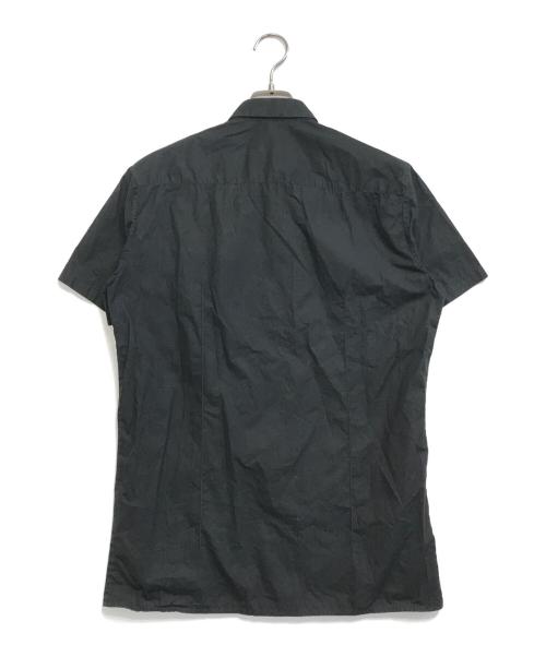 RAF SIMONS（ラフシモンズ）RAF SIMONS (ラフシモンズ) 胸ロゴ刺繍半袖シャツ ブラック サイズ:46の古着・服飾アイテム