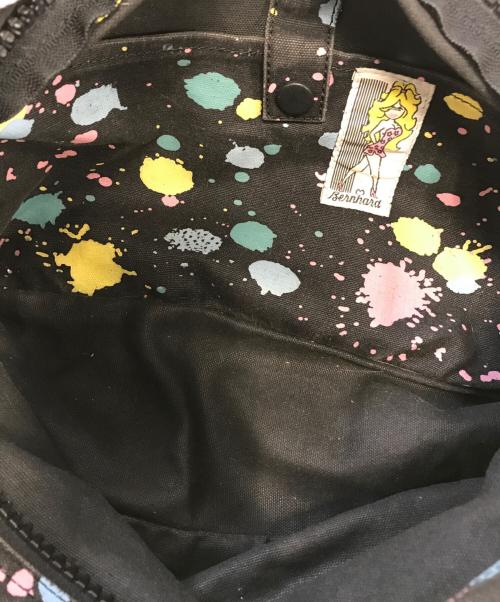 BERNHARD WILLHELM（ベルンハルト ウィルヘルム）BERNHARD WILLHELM (ベルンハルト ウィルヘルム) ペイント柄ショルダーバッグ ブラックの古着・服飾アイテム