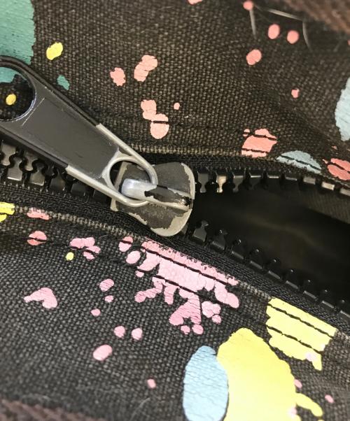 BERNHARD WILLHELM（ベルンハルト ウィルヘルム）BERNHARD WILLHELM (ベルンハルト ウィルヘルム) ペイント柄ショルダーバッグ ブラックの古着・服飾アイテム