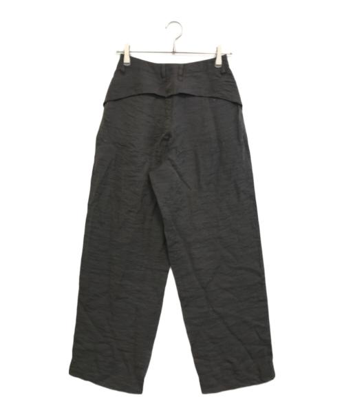 ISSEY MIYAKE（イッセイミヤケ）ISSEY MIYAKE (イッセイミヤケ) ナイロンレーヨンタックパンツ チャコールグレー サイズ:Mの古着・服飾アイテム