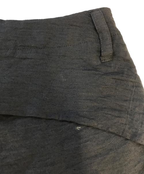 ISSEY MIYAKE（イッセイミヤケ）ISSEY MIYAKE (イッセイミヤケ) ナイロンレーヨンタックパンツ チャコールグレー サイズ:Mの古着・服飾アイテム