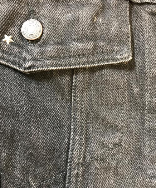 LEVI'S（リーバイス）LEVI'S (リーバイス) スタッズリメイク ブラックデニムジャケット ブラック サイズ:Mの古着・服飾アイテム