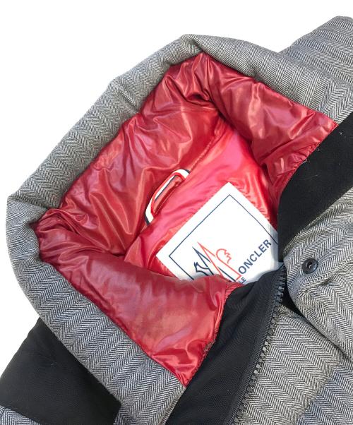 MONCLER GRENOBLE（モンクレール グルノーブル）MONCLER GRENOBLE (モンクレール グルノーブル) ヘリンボーン ダウンジャケット グレー サイズ:2の古着・服飾アイテム