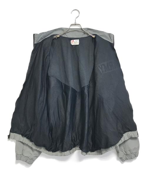 VINTAGE MILITARY（ヴィンテージ ミリタリー）VINTAGE MILITARY (ヴィンテージ ミリタリー) US ARMY トレーニングジャケット グレー サイズ:L-Rの古着・服飾アイテム