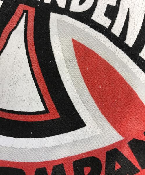 INDEPENDENT（インディペンデント）INDEPENDENT (インディペンデント) プリントTシャツ ホワイト サイズ:MEDIUMの古着・服飾アイテム