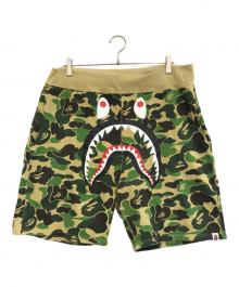 A BATHING APE（ア ベイシング エイプ）の古着「Camo Shark Sweat Shorts」｜カーキ