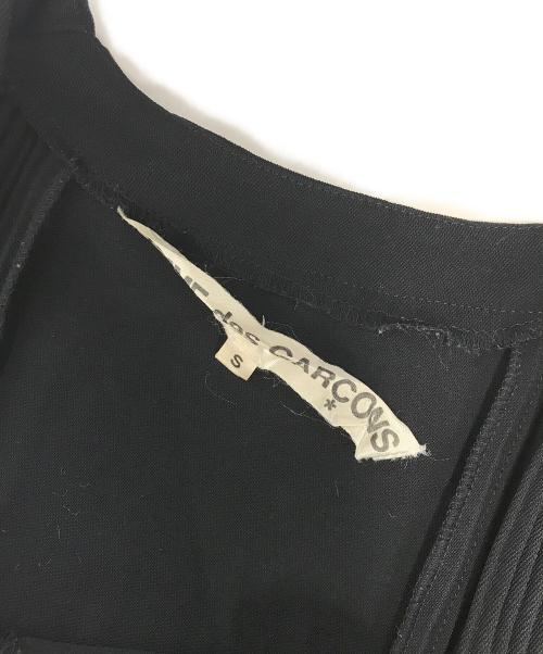 COMME des GARCONS（コムデギャルソン）COMME des GARCONS (コムデギャルソン) プリーツノースリーブワンピース ブラック サイズ:Sの古着・服飾アイテム