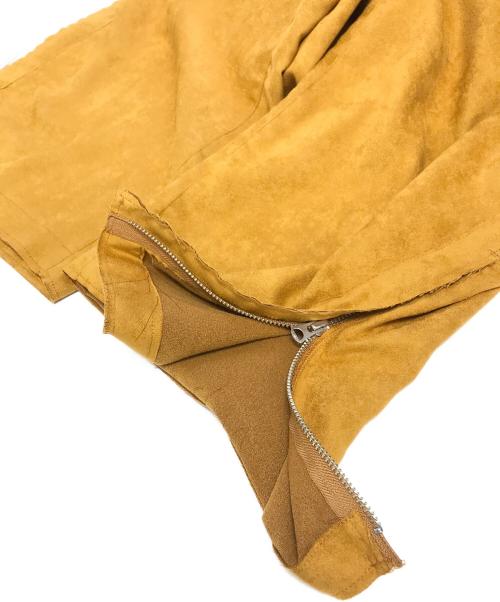 ANCELLM（アンセルム）ANCELLM (アンセルム) VEGAN LEATHER SIDE LINE PANTS ベージュ サイズ:Mの古着・服飾アイテム