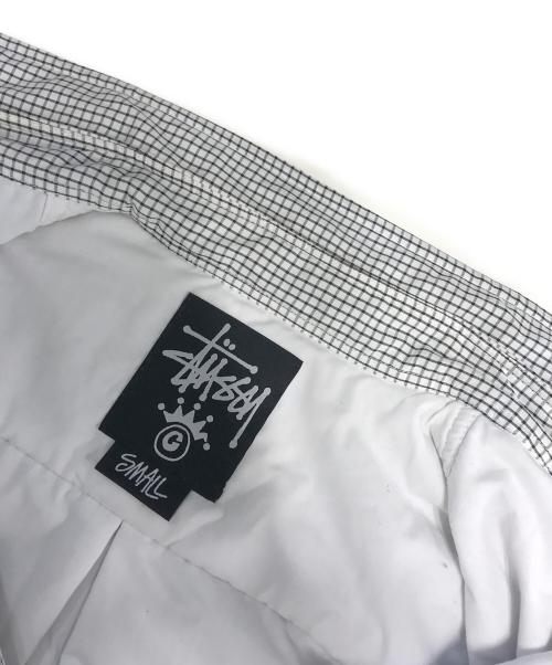 stussy（ステューシー）stussy (ステューシー) サーモライトシャツジャケット ホワイト×ブラック サイズ:SMALLの古着・服飾アイテム