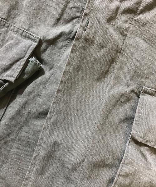 VINTAGE MILITARY（ヴィンテージ ミリタリー）VINTAGE MILITARY (ヴィンテージ ミリタリー) US ARMY ジャングルファティーグジャケット カーキ サイズ:SMALL-LONGの古着・服飾アイテム