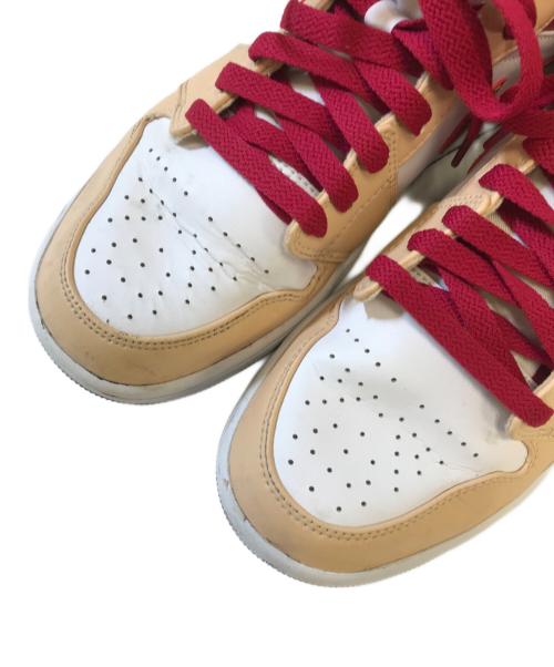 NIKE（ナイキ）NIKE (ナイキ) AIR JORDAN1 ベージュ×レッド サイズ:US9/UK8/EUR42.5/cm27/BR40.5/CN270(2.5)の古着・服飾アイテム