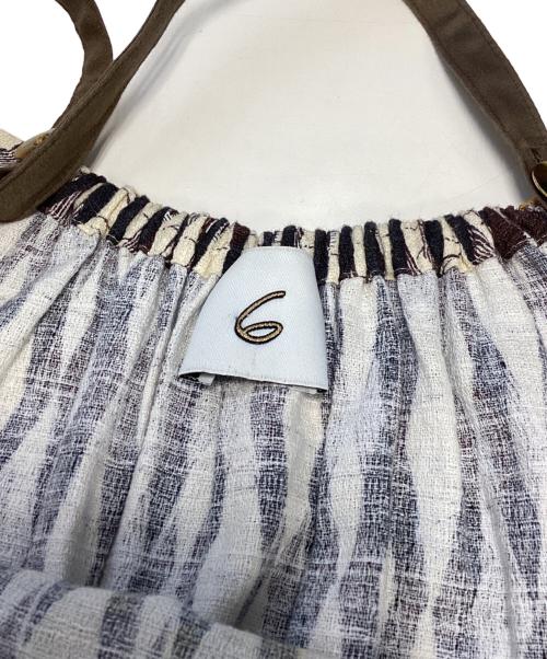 6(ROKU) BEAUTY&YOUTH（ロク ビューティーアンドユース）6(ROKU) BEAUTY&YOUTH (ロク ビューティーアンドユース) BATIK PRINT CAMISOLE DRESS ホワイト×ブラウン サイズ:Ｓの古着・服飾アイテム