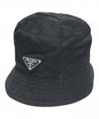 PRADAプラダ）の古着「ナイロン 三角ロゴバケットハット」｜ブラック