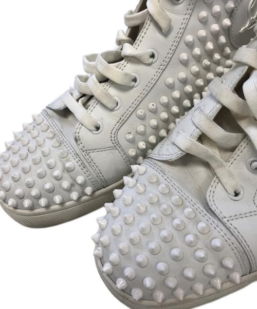 Christian Louboutin（クリスチャン・ルブタン）Christian Louboutin (クリスチャン・ルブタン) ハイカットスタッズスニーカー ホワイト サイズ:41の古着・服飾アイテム