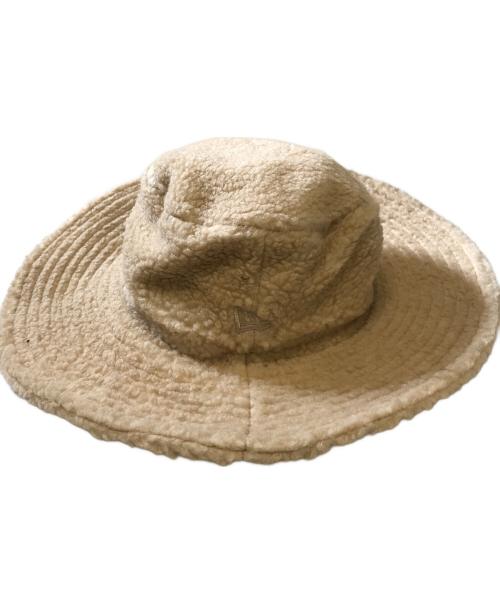 N°21（ヌメロヴェントゥーノ）N°21 (ヌメロヴェントゥーノ) New Era (ニューエラ) バケットハット ベージュ 未使用品の古着・服飾アイテム