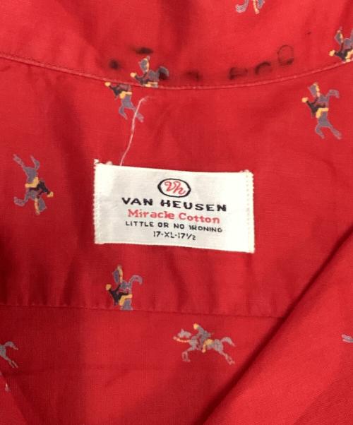 VAN HEUSEN（ヴァンヒューセン/バンヒューゼン）VAN HEUSEN (ヴァンヒューセン/バンヒューゼン) 総柄オープンカラーシャツ レッド サイズ:XLの古着・服飾アイテム