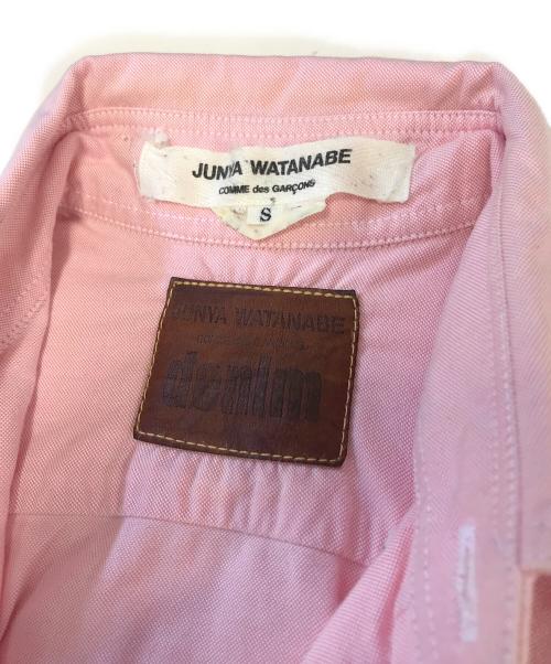 JUNYA WATANABE COMME des GARCONS（(ジュンヤワタナベ コムデギャルソン）JUNYA WATANABE COMME des GARCONS ((ジュンヤワタナベ コムデギャルソン) ボタンダウンシャツ ピンク サイズ:Sの古着・服飾アイテム