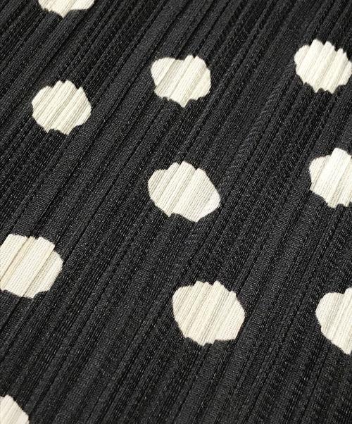 PLEATS PLEASE（プリーツプリーズ）PLEATS PLEASE (プリーツプリーズ) ドット柄プリーツカットソー ブラック サイズ:SIZE3の古着・服飾アイテム