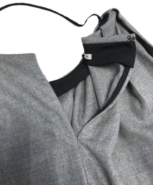 MIU MIU（ミュウミュウ）MIU MIU (ミュウミュウ) ノースリーブワンピース グレー サイズ:SIZE 38の古着・服飾アイテム