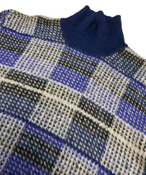 ISSEY MIYAKE MEN（イッセイミヤケメン）ISSEY MIYAKE MEN (イッセイミヤケメン) ブロックチェックハイネックニット ブルー×グレー サイズ:Sの古着・服飾アイテム