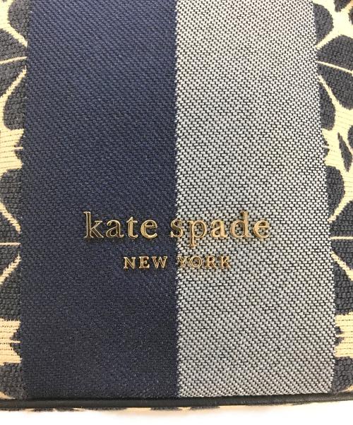 Kate Spade（ケイトスペード）Kate Spade (ケイトスペード) スペードフラワージャカードストライプミディアムバケットバッグ ネイビー サイズ:表記なしの古着・服飾アイテム