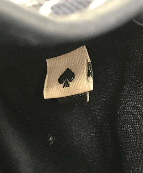 Kate Spade（ケイトスペード）Kate Spade (ケイトスペード) スペードフラワージャカードストライプミディアムバケットバッグ ネイビー サイズ:表記なしの古着・服飾アイテム