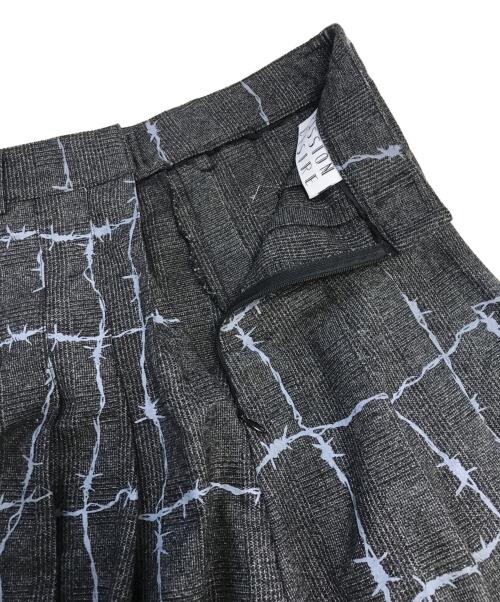 el conductorh（コンダクター）el conductorh (コンダクター) 有刺鉄線柄ミニスカート ブラックの古着・服飾アイテム