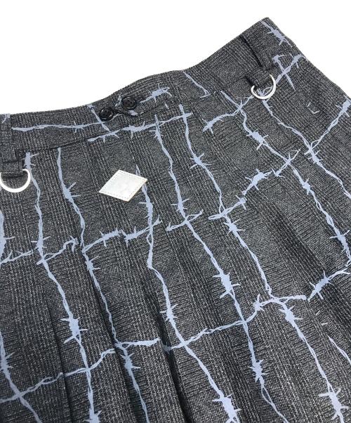 el conductorh（コンダクター）el conductorh (コンダクター) 有刺鉄線柄ミニスカート ブラックの古着・服飾アイテム