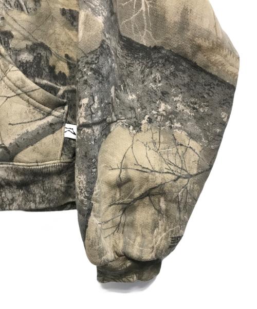 AKIMBO（アキンボ）AKIMBO (アキンボ) リアルツリージップショートパーカー カーキ サイズ:Mの古着・服飾アイテム