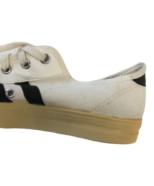 Keds（ケッズ）Keds (ケッズ) キャンバスシューズ ホワイト サイズ:9 1/2の古着・服飾アイテム