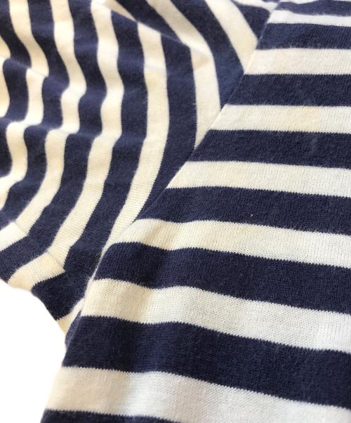 PLAY COMME des GARCONS（プレイコムデギャルソン）PLAY COMME des GARCONS (プレイコムデギャルソン) ハートワッペンストライプロングスリーブTシャツ ネイビー サイズ:Mの古着・服飾アイテム