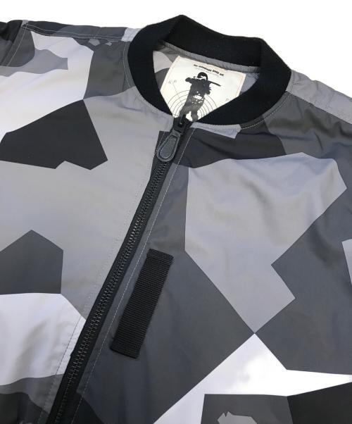 A BATHING APE（ア ベイシング エイプ）A BATHING APE (ア ベイシング エイプ) 中綿ブルゾン グレー サイズ:XLの古着・服飾アイテム