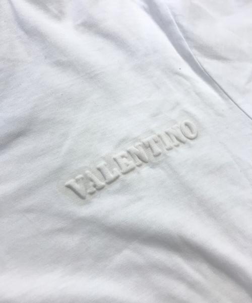 VALENTINO（ヴァレンティノ）VALENTINO (ヴァレンティノ) エンボスロゴTシャツ ホワイト サイズ:Lの古着・服飾アイテム