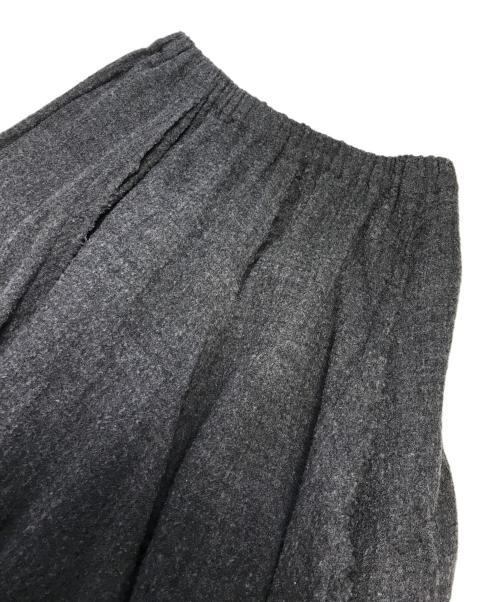 COMME des GARCONS COMME des GARCONS（コムデギャルソン コムデギャルソン）COMME des GARCONS COMME des GARCONS (コムデギャルソン コムデギャルソン) 縮絨スカート グレー サイズ:Sの古着・服飾アイテム