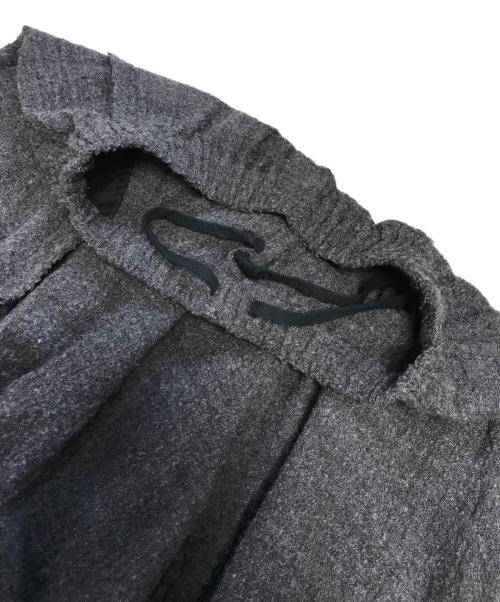 COMME des GARCONS COMME des GARCONS（コムデギャルソン コムデギャルソン）COMME des GARCONS COMME des GARCONS (コムデギャルソン コムデギャルソン) 縮絨スカート グレー サイズ:Sの古着・服飾アイテム